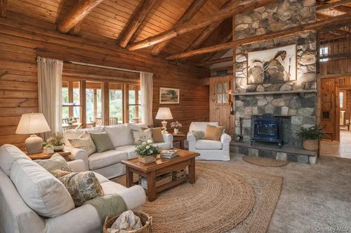 33 O Brian Road, Middletown, NY, 10940 | Card Image