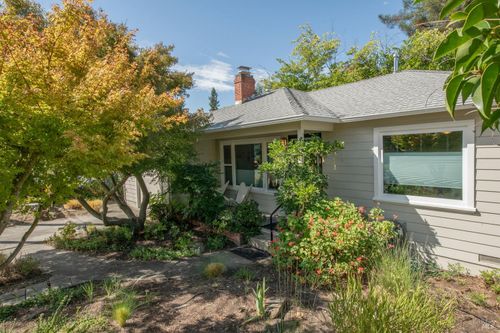 217 Shortt Rd, Santa Rosa, CA, 95405-4712 | Card Image