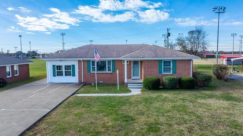 117 Sunset Dr, Elkton, KY, 42220-9257 | Card Image