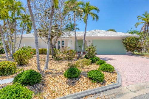 5585 Contento Dr, SARASOTA, FL, 34242-1836 | Card Image