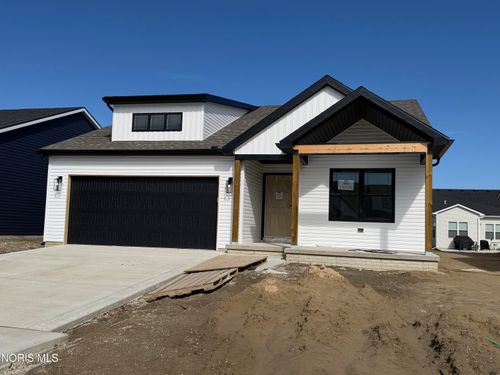 5033 Easton Dr, Oregon, OH, 43616-3024 | Card Image