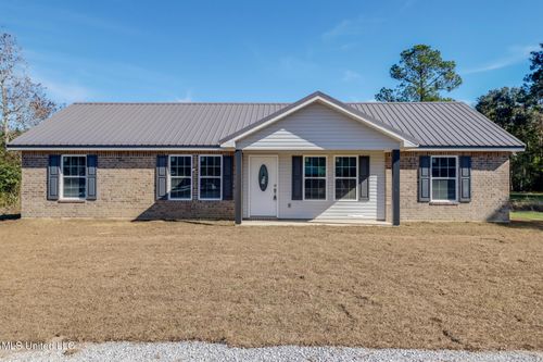 17202 Gardenia St, Kiln, MS, 39556-8528 | Card Image