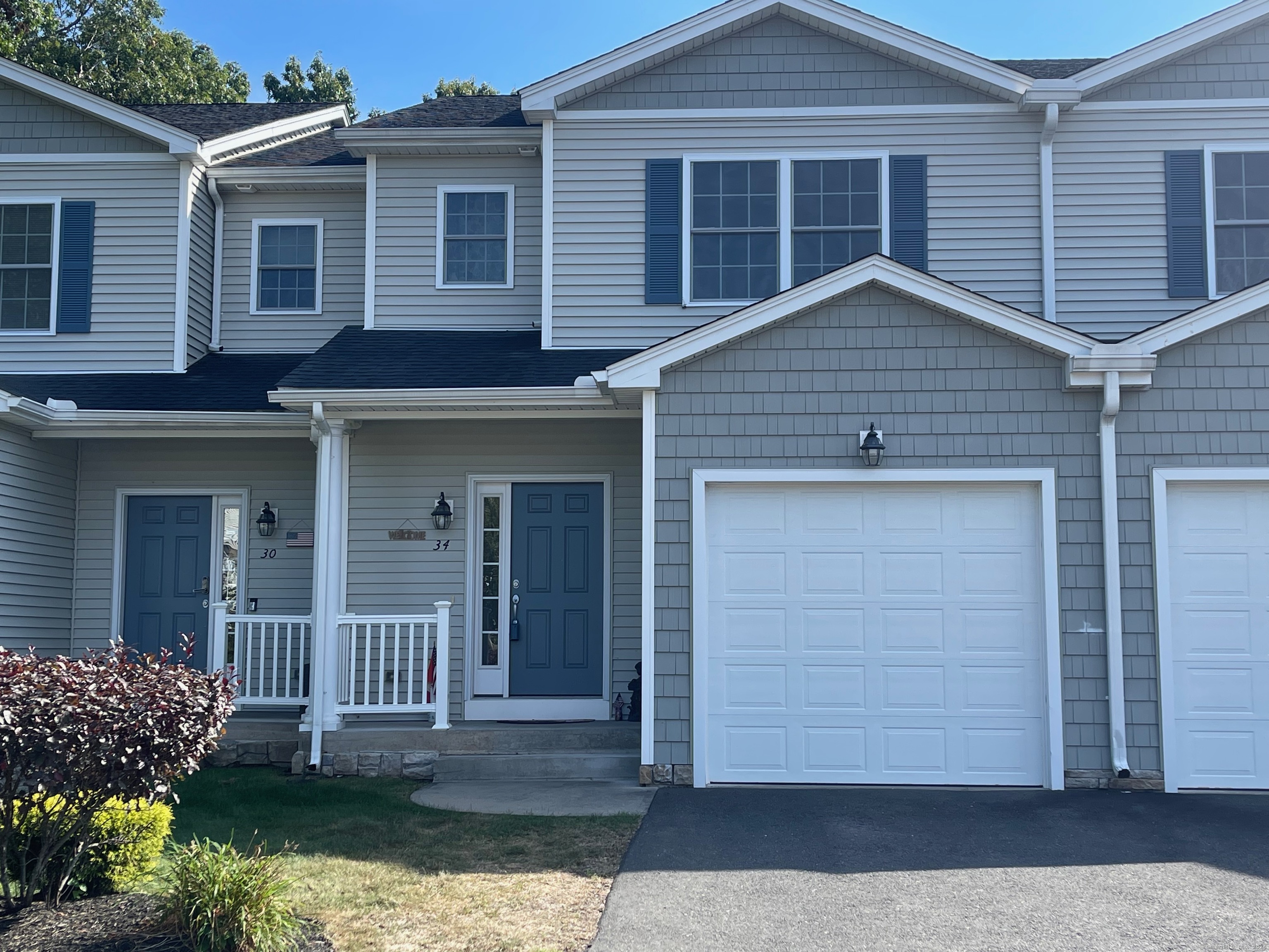 Gianna Dr, Manchester, CT 06042