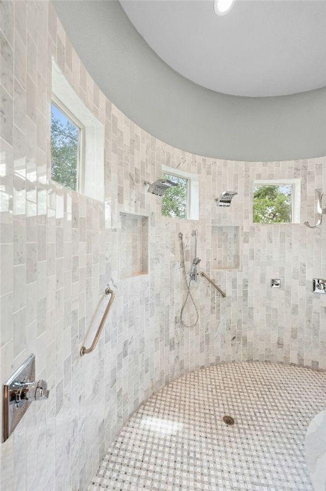 The size of this shower and windows require you to see it in person feel how luxurious it feels! | Image 26