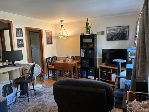 2-102 Overocker Rd, Poughkeepsie, NY, 12603-2037 | Card Image