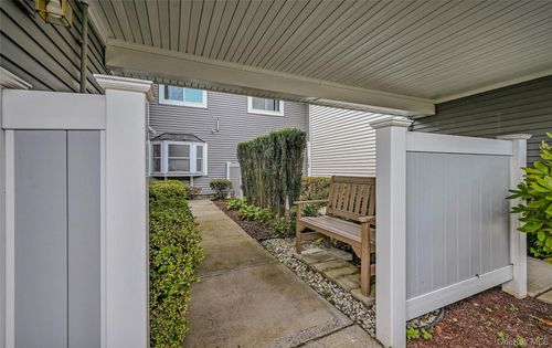 225 River Dr, Moriches, NY, 11955-1729 | Card Image