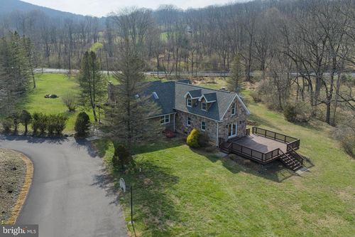 4325 Lehnenberg Rd, RIEGELSVILLE, PA, 18077-9719 | Card Image