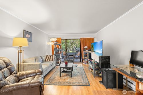 apt-203-7930 Se 34th St, Mercer Island, WA, 98040-3555 | Card Image