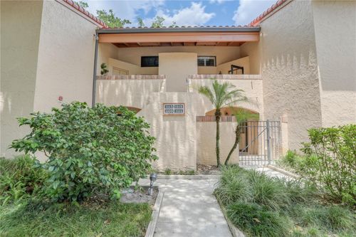1111-1111 Salerno Ct, ORLANDO, FL, 32806-5564 | Card Image