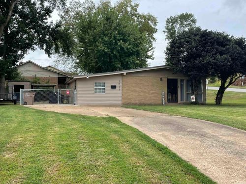 1011 Hilltop Dr, Wynne, AR, 72396-2501 | Card Image