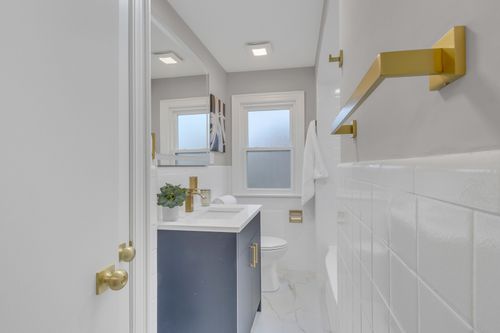 6304 N Troy St, CHICAGO, IL, 60659-1327 | Card Image