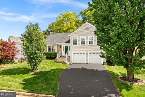 28 Bedford Dr, STERLING, VA, 20165-6008 | Card Image