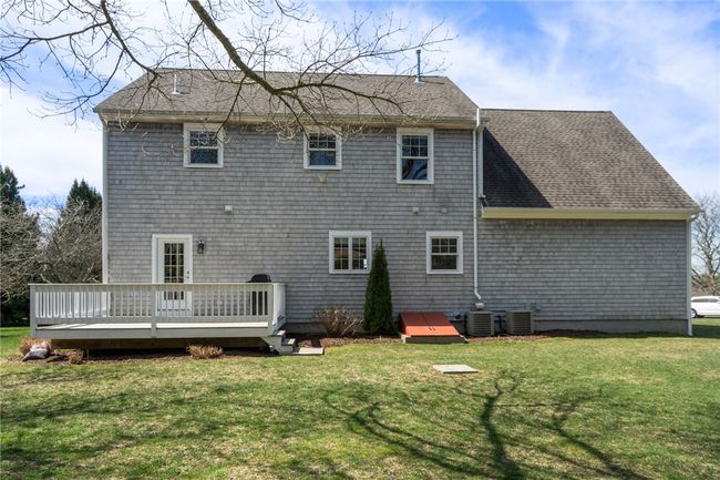 37 Island Dr, House other with 4 bedrooms, 3 bathrooms and 6 parking in Middletown RI | Image 25