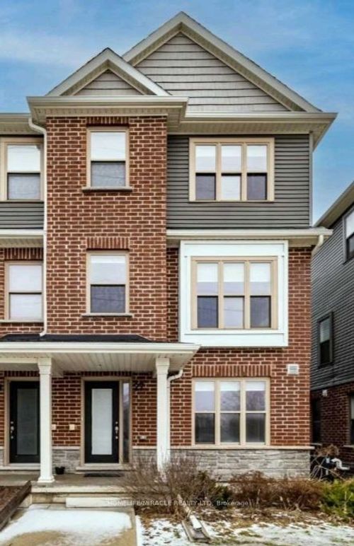 27-1 Leggott Ave, Barrie, ON, L4M0K7 | Card Image