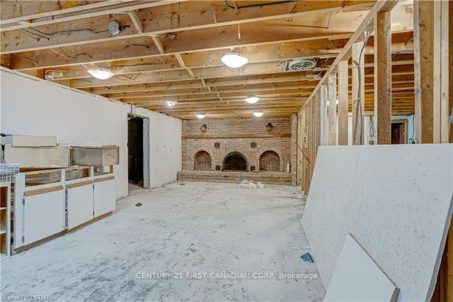 28 Redford Rd, House other with 4 bedrooms, 2 bathrooms and 6 parking in London ON | Image 39