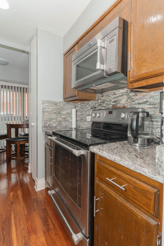 APT-210 - 3801 Appian Way, Home with 3 bedrooms, 2 bathrooms and null parking in Glenview IL | Image 8