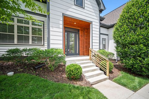 635 Nashua Ln, Nashville, TN, 37209-1221 | Card Image