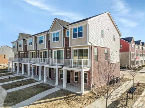 12-30005 Center St, New Hudson, MI, 48165-4801 | Card Image