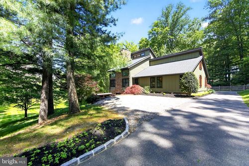 r-25 Oak Tree Hollow Rd, WEST CHESTER, PA, 19382-8339 | Card Image