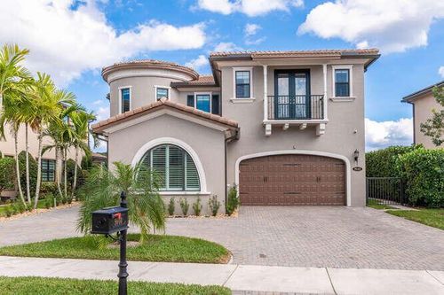 9040 Watercrest Cir W, Parkland, FL, 33076-2692 | Card Image