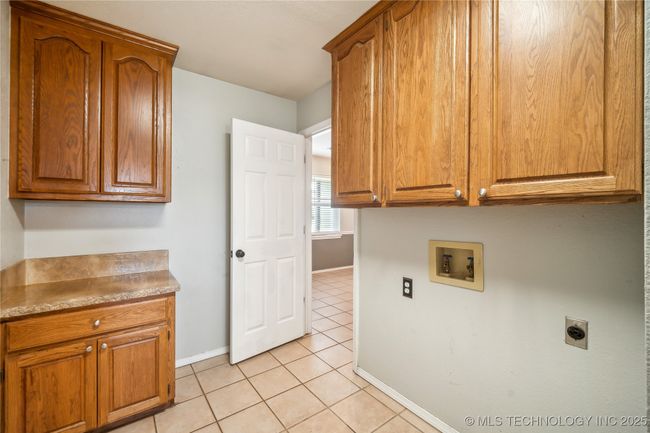 2922 S Main St, House other with 3 bedrooms, 2 bathrooms and null parking in Sapulpa OK | Image 20