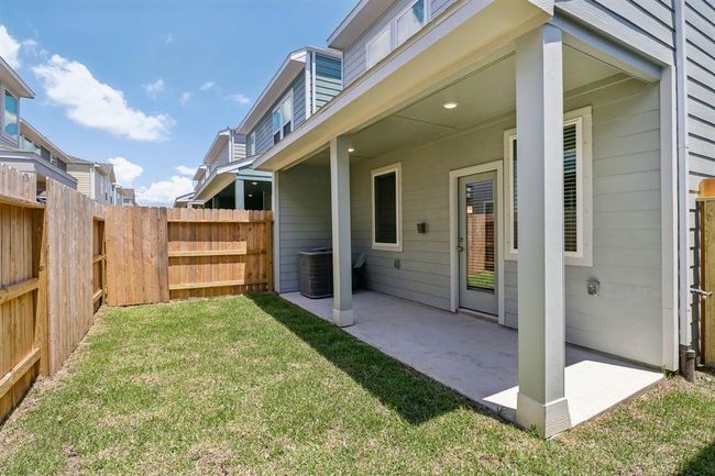587 Avisa Dr, House other with 3 bedrooms, 3 bathrooms and 2 parking in Kemah TX | Image 33