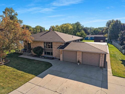 2203 Gilson Court, Ashwaubenon, WI, 54304 | Card Image