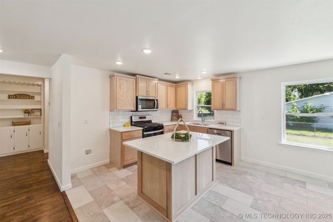 201 W 9 Th St, House other with 2 bedrooms, 1 bathrooms and null parking in Claremore OK | Image 5