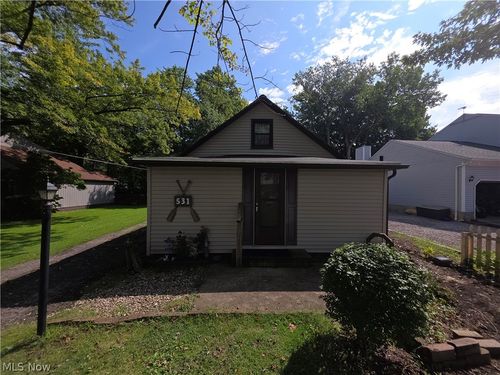 531 Robinwood Ave, Sheffield Lake, OH, 44054-1330 | Card Image