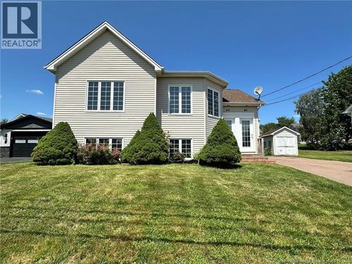46 Theriault St, Dieppe, NB, E1A7V8 | Card Image