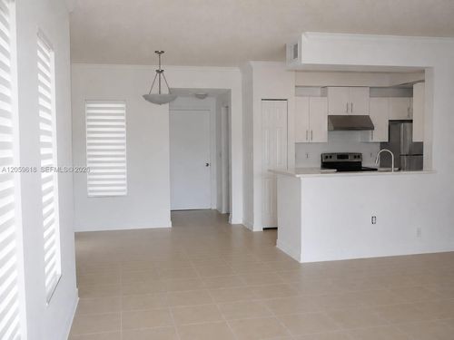104-2452 Centergate Dr, Miramar, FL, 33025-7211 | Card Image