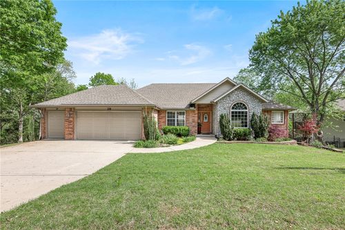 28 Latshaw Dr, Bella Vista, AR, 72714-6309 | Card Image
