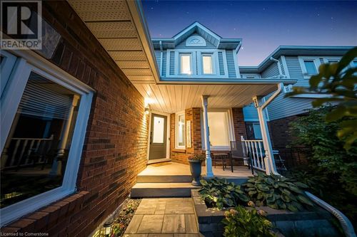 100 Fairgreen Close, Cambridge, ON, N1T1T7 | Card Image