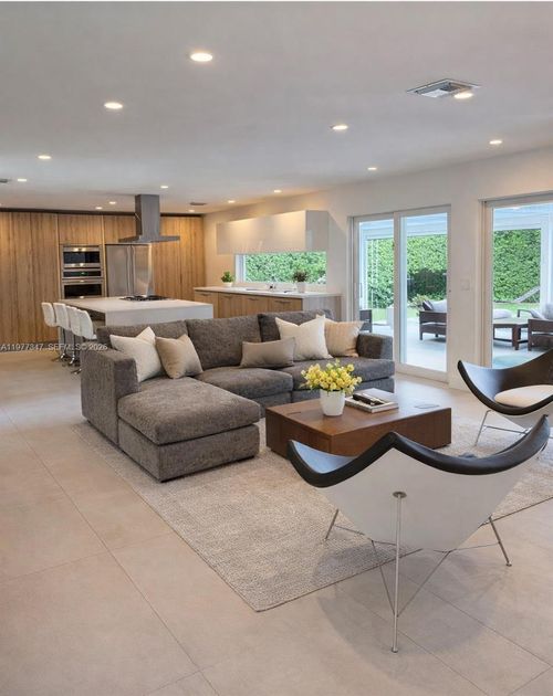 21015 19th Ct, Miami, FL, 33179-1511 | Card Image