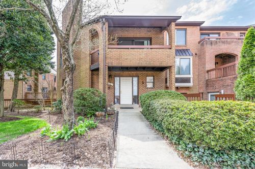 1-1-5241 King Charles Way, BETHESDA, MD, 20814-2151 | Card Image