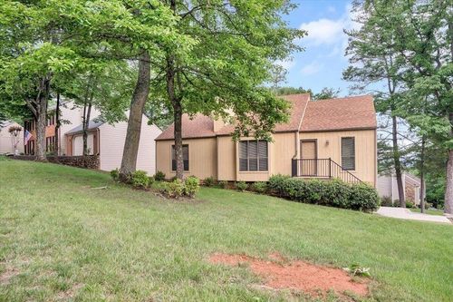 4554 Summerset Dr, Roanoke, VA, 24018-9084 | Card Image