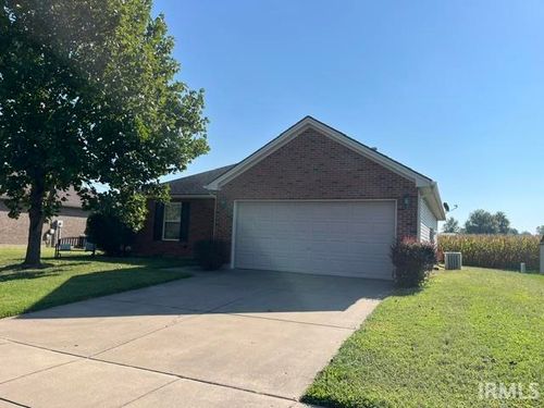 5685 Riverwalk Cir, Newburgh, IN, 47630-8826 | Card Image