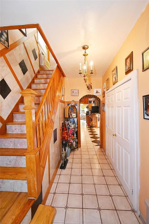 517 Westchester Ave, Mount Vernon, NY, 10552-1618 | Card Image