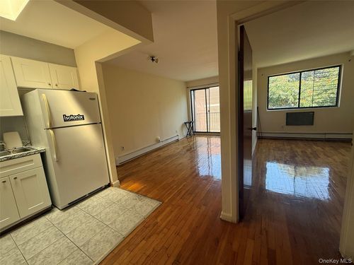 140 33rd Ave, Flushing, NY, 11354-3109 | Card Image