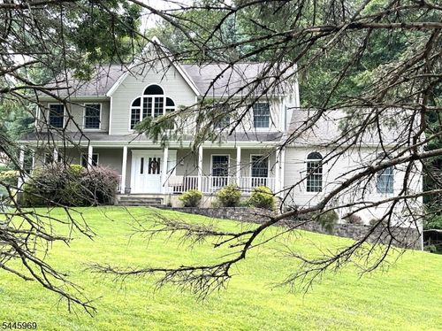 2 Echo Ln, Randolph, NJ, 07869-3335 | Card Image
