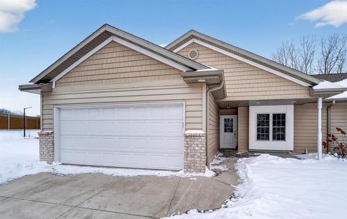 3198 W Ryegrass Drive, GRAND CHUTE, WI, 54913 | Card Image