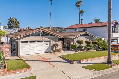 4232 Calhoun Dr, Huntington Beach, CA, 92649-3038 | Card Image