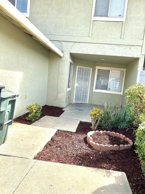 apt-105-80 Portola Way, Tracy, CA, 95376-2166 | Card Image