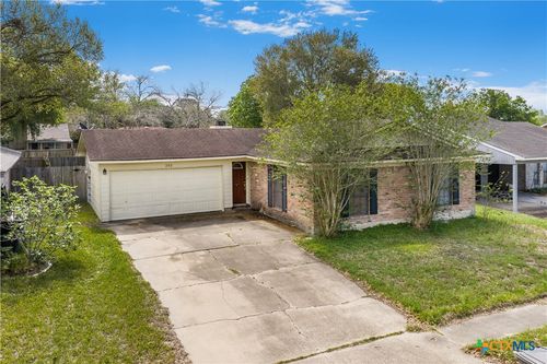 202 Georgia Ln, Victoria, TX, 77901-2513 | Card Image