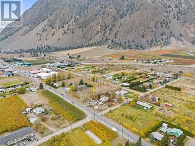 600 Boundary Rd, House other with 2 bedrooms, 1 bathrooms and 13 parking in Keremeos BC | Image 3