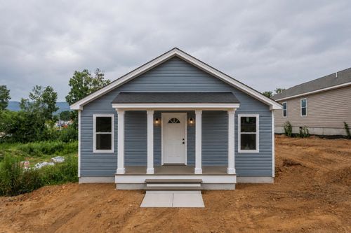 387 Trenton Ave, SHENANDOAH, VA, 22849-4202 | Card Image