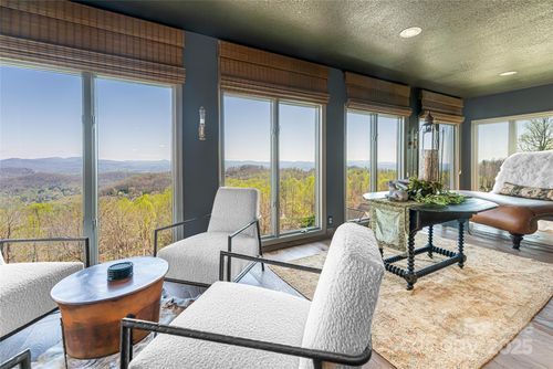 704 Fleetwood Plz, Hendersonville, NC, 28739-8329 | Card Image