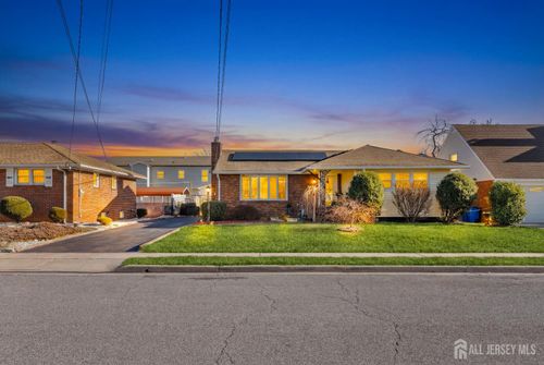 8 Johnson St, Carteret, NJ, 07008-2113 | Card Image