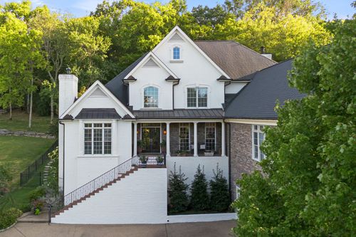 173 Allenhurst Cir, Franklin, TN, 37067-7272 | Card Image