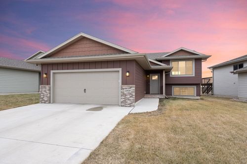 2909 S Linedrive Ave, Sioux Falls, SD, 57110 | Card Image